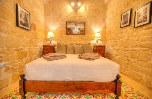 Mosta House | Casa Bartolo A Hidden Gem - Spacious Village Home EBAR1-1