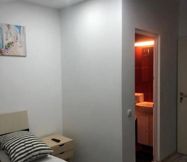 Orastie House | CASA BARZA