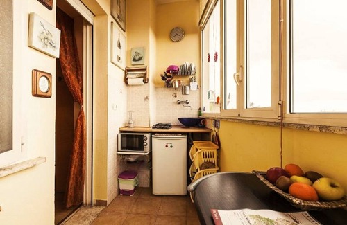 EUR Apartment | "CASA BELLA" Center 10min BY subway. WiFi INCLUDED! 350m from METRO! BEST RENT
