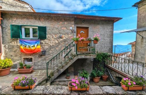 Montefegatesi House | Casa Bellavista