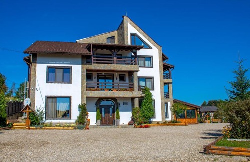 Intorsura Buzaului House | Casa Bradet