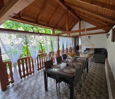 Sinca Veche House | Casa Bucium