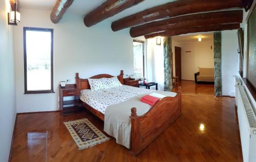 Cristian House | Casa Bunicului