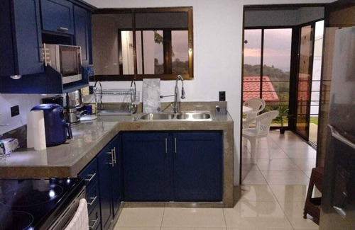 San Isidro House | Casa Buríos, acogedora casa en Alajuela a 20 minutos del Aeropuerto!