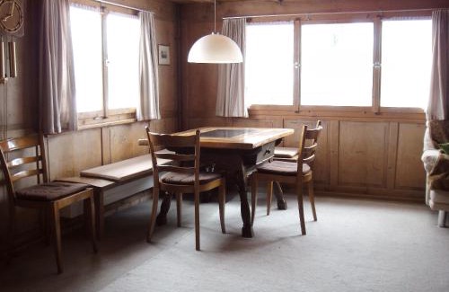 Tavanasa Apartment | Casa Cadruvi, Ferienhaus in Obersaxen, 150 Quadratmeter