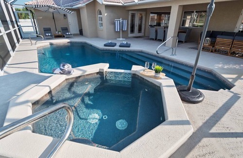 Palm Harbor House | Casa Canal: Waterfront Pool & Spa Retreat