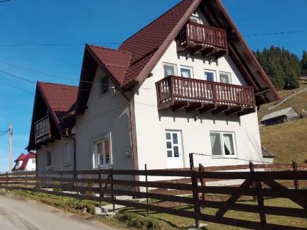 Moeciu de Sus House | Casa Caprioara