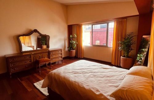 Calzada Madero Apartment | Casa Carmesí