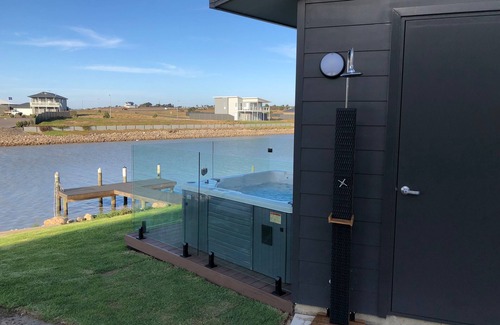 Seymour House | Casa Carrera at the River