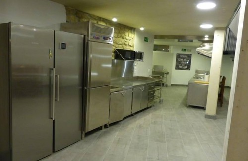 Azqueta Cottage | Casa Cerio for 28 people