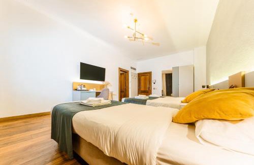 Brasov City Centre Hotel | CASA CHITIC - HOTEL & RESTAURANT- Str Nicolae Balcescu 13