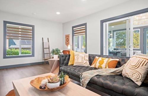 Lakewood House | Casa Cielo NEW! Steilacoom Lakefront Retreat