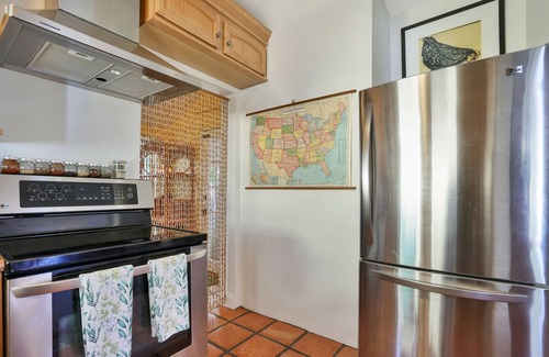 Southside House | Casa Cielo Walk to Intracoastal & Antique Shops