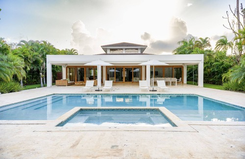 Los Lagos Villa | Casa Colibrí by Luxe Haus™ - Pool, Golf Carts, Staff, Transfers & Resort Access
