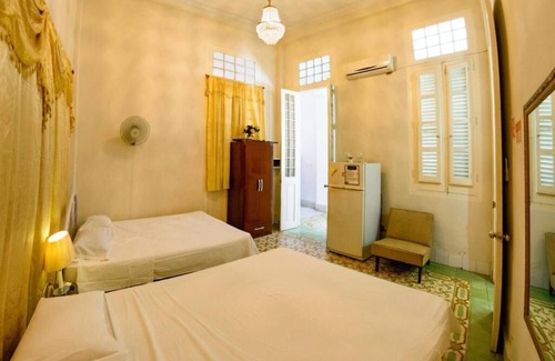 Centro Havana House | Casa Colonial Abogados Leonardo y Angela