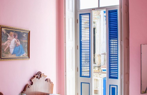 Centro Havana Bed & Breakfast | Casa Colonial Armando