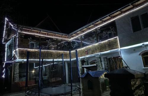 Brezoi Villa | Casa COLT DE RAI