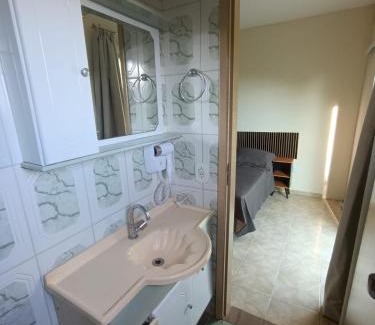 Nova Nazare House | Casa com 3 suítes, terraço com churrasqueira e vista para o vale