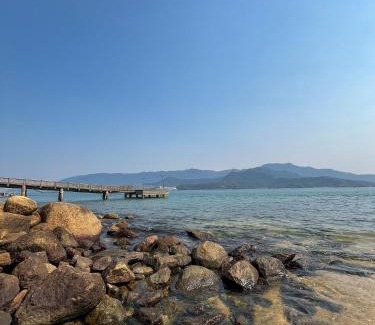 Portinho House | Casa com piscina a 600m da Praia da Feiticeira