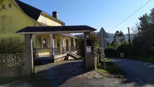 Fene House | Casa con jardín en la playa de Almieiras