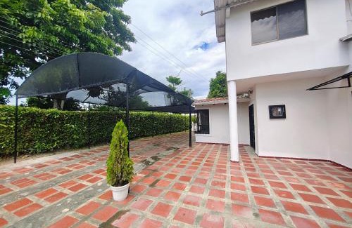 Flandes House | Casa con piscina privada en via flandes espinal