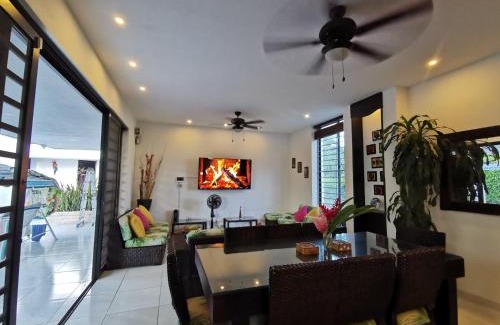Flandes House | Casa condominio santa ana