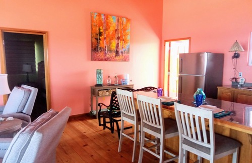 Isla de Utila House | Casa Corazon - Striking Beach Home
