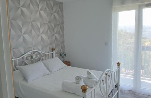 Bravaes House | Casa Coruja