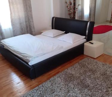 Danes Bed & Breakfast | Casa Cristea