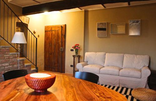 Serralunga d'Alba Apartment | Casa Cucco