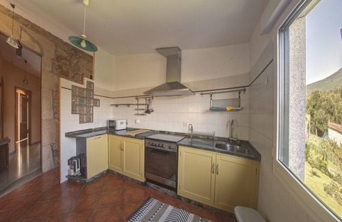 Valga Cottage | Casa da Escola. Galicia Rias Bajas. Ideal for families.