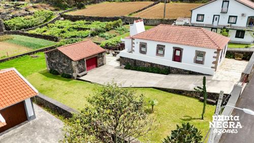 Biscoitos House | Casa da Hortênsia Roxa by Ponta Negra Azores