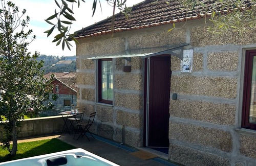 Casteloes House | Casa da Madrinha, a treat 35 minutes from Porto