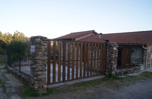 A Caniza Cottage | CASA DA MIRANDA for 2-4 people, children free.