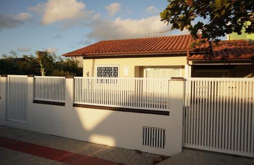 Praia da Armacao do Itapocoroi House | Casa da Penha/SC