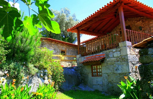 Caldelas House | Casa da Rocha Casa de Estilo Rural Situada na Vila de Termas de Caldelas
