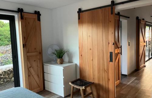Biscoitos House | Casa da Vinha Escondida AL