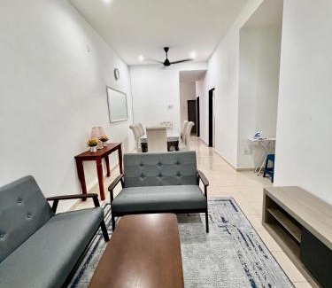 Kuantan House | Casa Damai Kuantan - near Taman Tas, SEMSAS, UMP,Airport, Uia, Matrik Gambang, Menara 188, 4bilik-3AC 1kipas, Ruang Tamu kipas