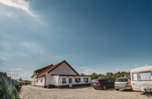 Sura Mica House | Casa Dan & Lili