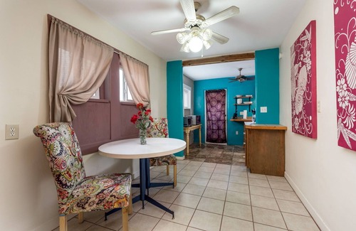 Truth or Consequences House | Casa de Colores - Cheerful 1 Bed, Full Bath House
