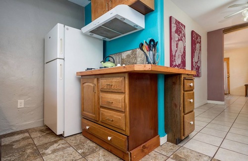 Truth or Consequences House | Casa de Colores - Cheerful 1 Bed, Full Bath House
