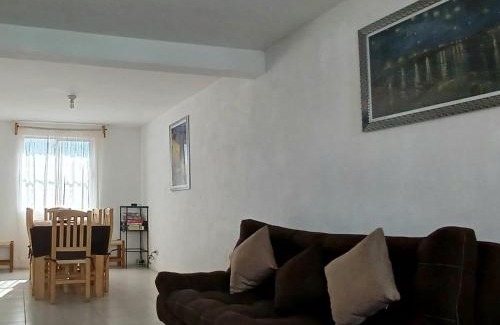 Toluca House | Casa de descanso en privada, jardín, alexa,asador y mascota