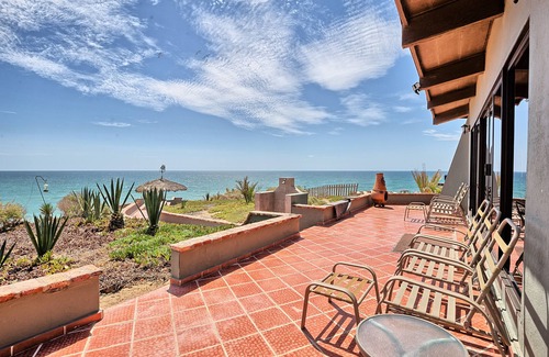 Las Conchas House | Casa de la Playa Barry Happy, perfect for family, oceanfront views, gameroom