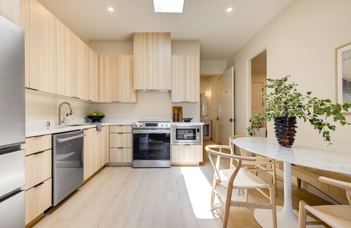 Santa Barbara Apartment | Casa De La Vina Unit 13 - Boutique Apartments