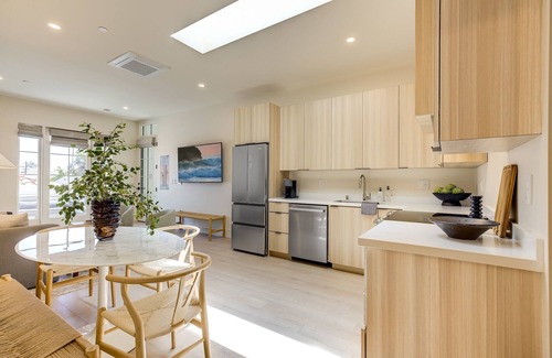 Santa Barbara Apartment | Casa De La Vina Unit 13 - Boutique Apartments
