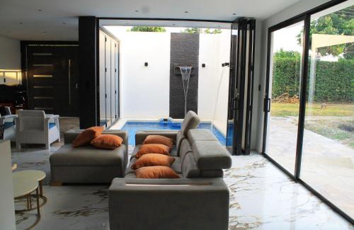 Flandes House | Casa de Lujo con Piscina privada Flandes Tolima