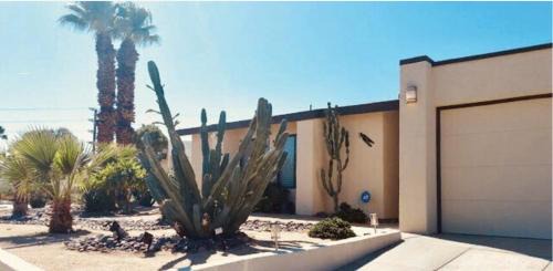 Palm Springs House | Casa de Nueva Vista - Beautifully remodeled & cozy