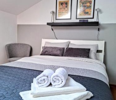 Orastie Apartment | Casa de pe colț