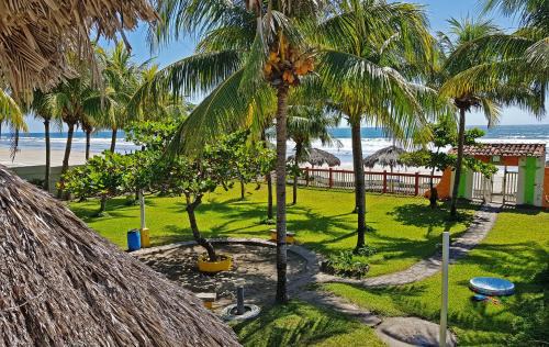 Jucuaran House | Casa de Playa Bosque de Mangle en Playa El Espino