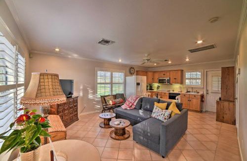 Corpus Christi House | Casa de Samuel - Patio, Fountain and Outdoor Kitchen